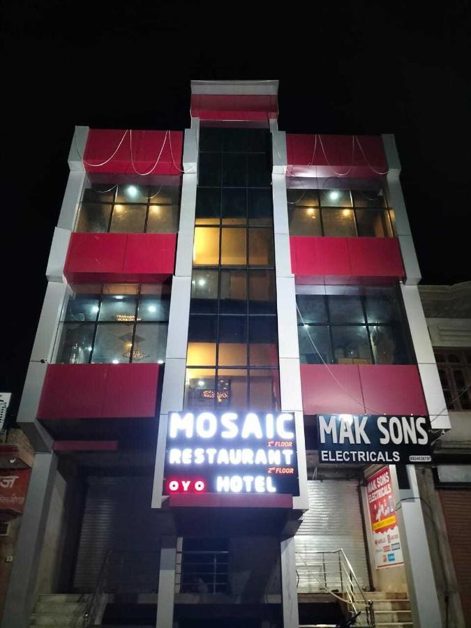 Oyo Mosaic Hotel And Restaurant Gonda Exterior photo